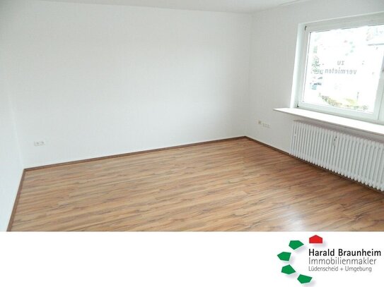 Singlewohnung in gepflegtem Haus mit Fahrstuhl und kleinem Sonnenbalkon, ca.62m²