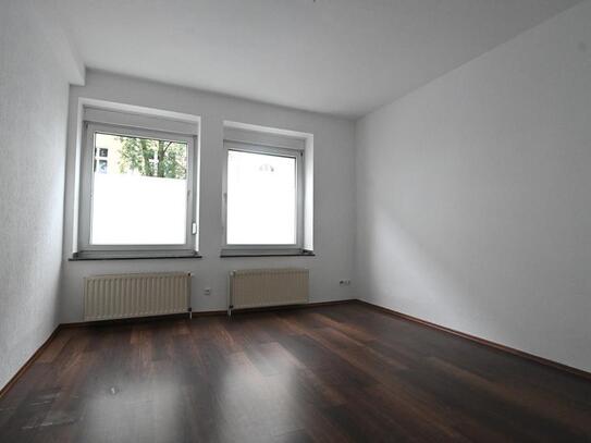 Frisch renovierte Erdgeschosswohnung in beliebter Lage von Pempelfort * ca. 55m² * Duschbad * separate Küche * Sicher...