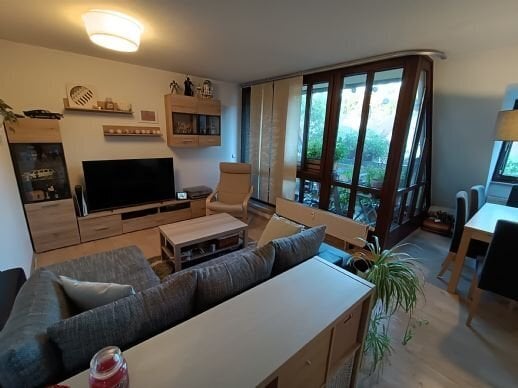 R E S E R V I E R T ! Wunderschöne, ruhige, helle 2,5-Zi-Whg. mit Dachterrasse und TG zu vermieten