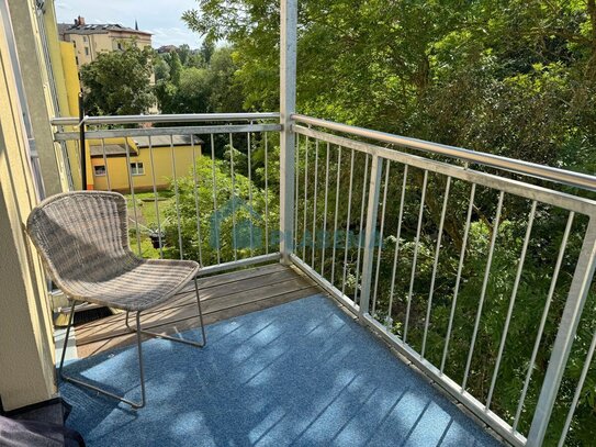 Moderne 2-Zimmer-Wohnung mit Balkon & toller Außenanlage in zentraler Lage, nahe der Helios-Klinik.