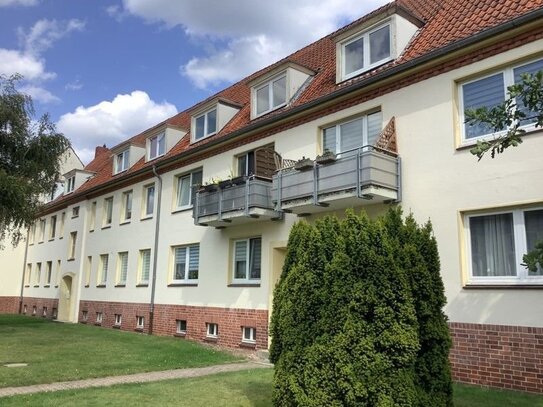 Niedliche 2,5 Zimmer Dachgeschoss Wohnung, sofort anmietbar!