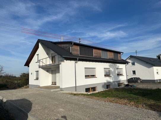 Erstbezug nach Sanierung. 4,5 Zi. EG. Whg. im 3 Fam-Haus im idyllischer Ortsrandlage in Wiesenstetten