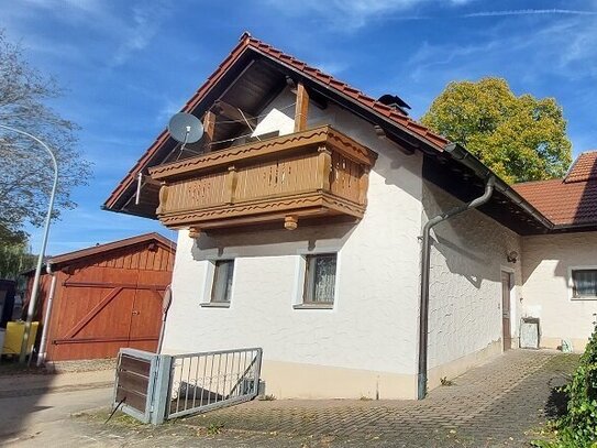 Kleines sanierungsbedürftiges Einfamilienhaus in 93167 Falkenstein OT Arrach, Dorfstraße 7