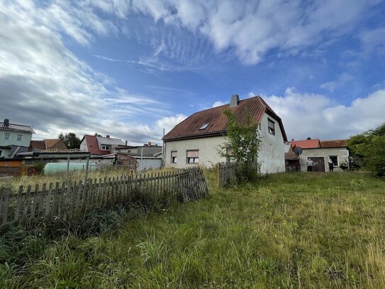 Einfamilienhaus mit großem sonnigen Grundstück!