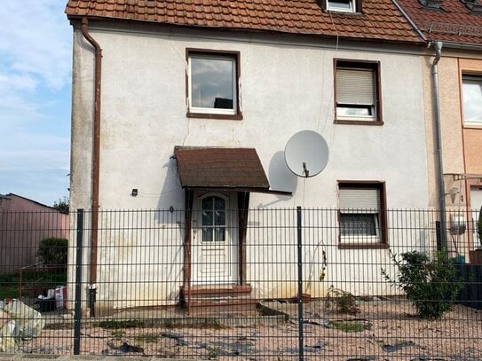 Renovierungsbedürftiges Einfamilienhaus in schöner Stadtrandlage in Richtung Winzeln, provisionsfrei