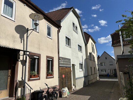 In der Innenstadt von Hammelburg gelegenes Einfamilienhaus mit viel Platz zum Leben und Wohnen