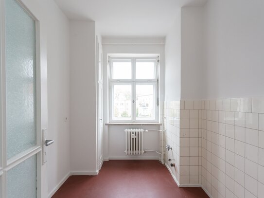 Charmante 1-Zimmer-Wohnung im denkmalgeschützten Altbau der Stalinbauten