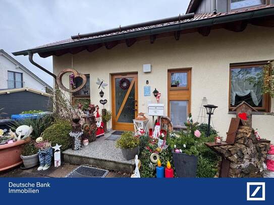 Ein Haus in bester Laune - schöne Doppelhaushälfte mit Garage und Carport