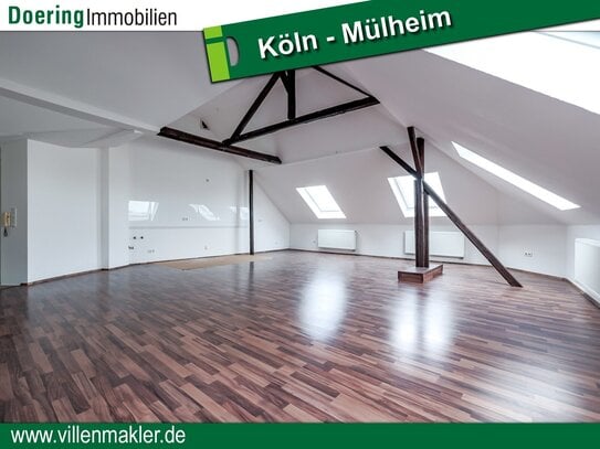 Traumhafte Dachgeschoss-Wohnung in Denkmalschutz-Immobilie in Mülheim