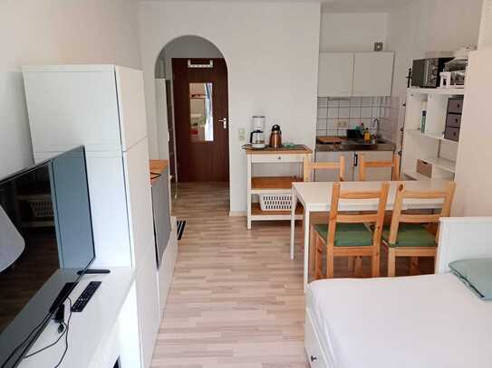 Schönes 1 Zimmer Apartment mit Terrasse & Stellplatz