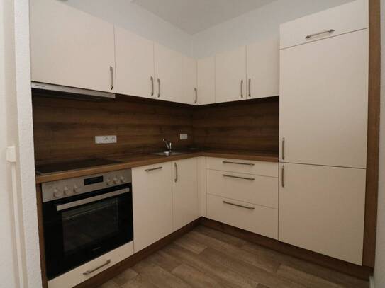 Das Buffet ist eröffnet...3-RW mit Einbauküche, Wanne u. Balkon!!!