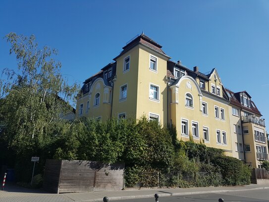 Drei Zimmer Jugendstilwohnung nähe Klinikum Nürnberg Nord/U-bahn in ruhiger Lage zu vermieten.