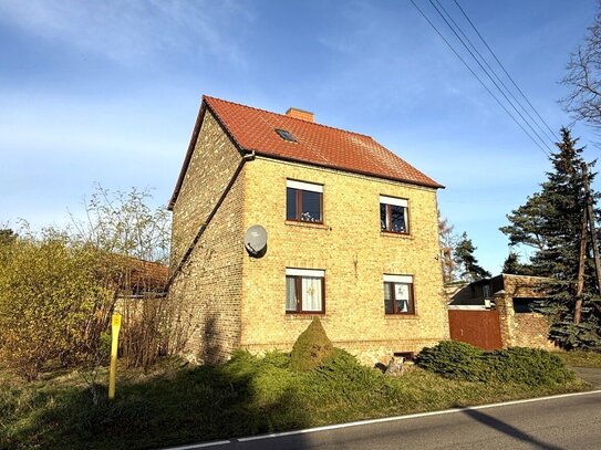 Freistehendes Einfamilienhaus mit großzügigem und idyllischem Gartengrundstück in Renneritz