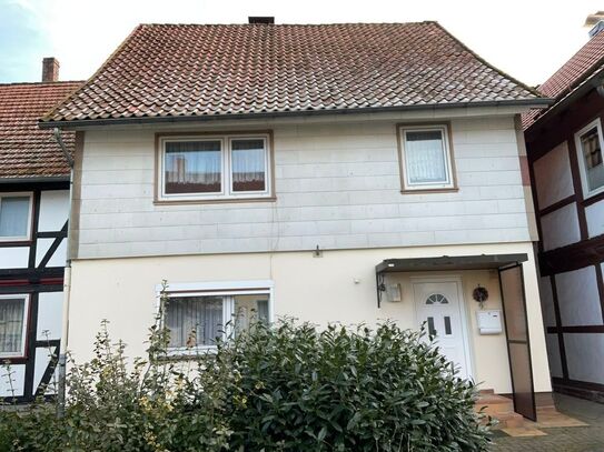 Eisdorf - Einfamilienhaus mit kleinem Gartenhaus und Anbau für Gerätschaften