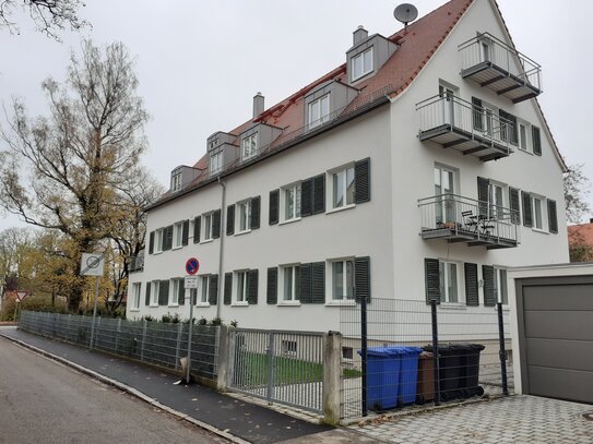 Schönes Apartment in altem, kernsaniertem Haus, als Investition.