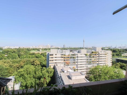 Panoramablick inklusive: Helle 3-Zimmer-Wohnung im 12. Obergeschoss mit 2 Balkonen