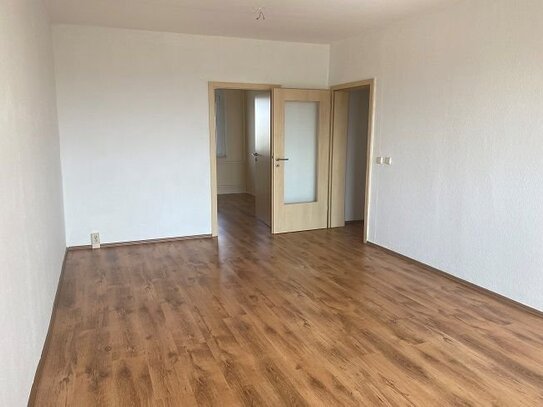 2-Raum-Wohnung mit Südbalkon, saniertes Bad!