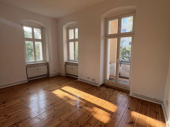 Sofort Bezugsfrei - 3-4-Zimmer-Albauwohnung mit Balkon - Provisionsfrei