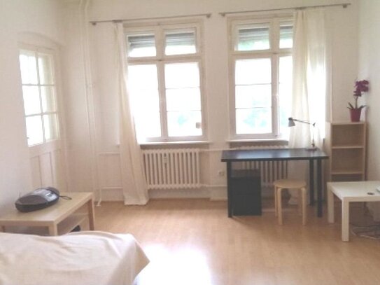 Charmante 2-Zimmer-Altbauwohnung in Berlin-Wittenau nahe Nordgraben