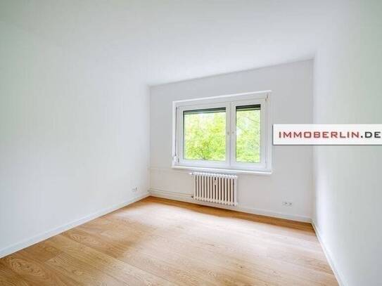 IMMOBERLIN.DE - Ersteinzug nach Sanierung in Toplage! Helle Wohnung mit Westloggia am Park