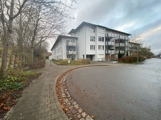 Barrierearme, helle 2-Zimmer-Wohnung mit Balkon und Einbauküche