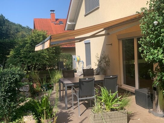 Tolles Einfamilienhaus mit hochwertiger EBK und wunderschönem Garten