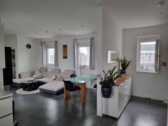 Exklusive Penthouse-Wohnung mit 3 Zimmern, 3 Balkonen, 2 Badezimmer