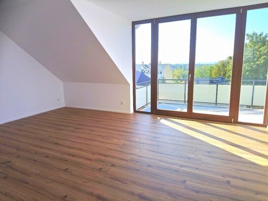 !! Dachgeschoss, großer ca. 13 m² Süd-West-Balkon, 3 Zimmer mit Fußbodenheizung !!