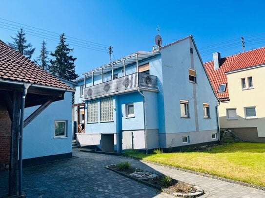 Geschmackvoll modernisiertes Wohnhaus mit Nebengebäuden, Hof und Garten in ruhiger Dorflage, Grd. 540m², Wohnfl. 125m²