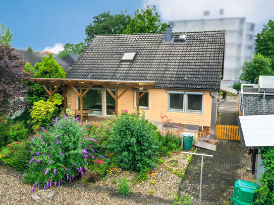 Großes Einfamilienhaus mit Garten in sehr guter Lage