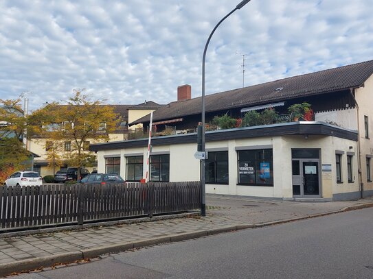 Helle, grosse Ladenflächen, ideale Geschäftslage m. Stellpl., zentral in Bad Aibling