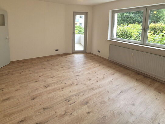 Sanierte, helle 3-Zimmer-Wohnung mit Balkon und EBK in Rhiemsweg/Horn