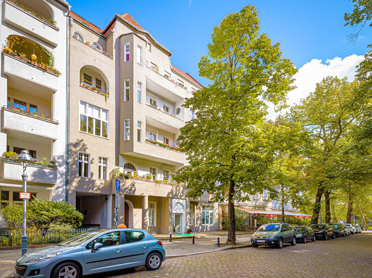 Schöne 3-Zimmer Altbauimmobilie mit Balkon in City-West!- vermietet