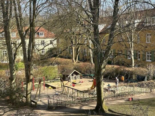 Familienparadies: Haus-im-Haus mit großem Wohnkomfort im Herzen von Nienstedten!