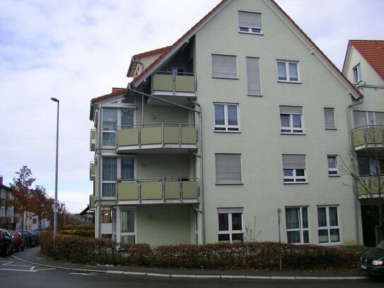 Zentrumsnahe 2-Zi.-Maisonette-DG-Whg. mit Balkon, EBK, neuer Heizung, Solarthermie in Böblingen