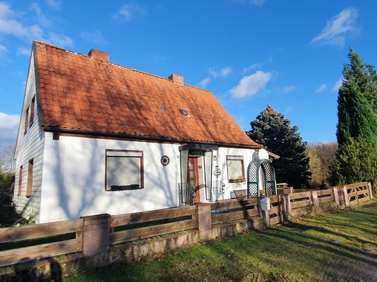 Charmantes Siedlungshaus mit großem Grundstück in Dorfrandlage