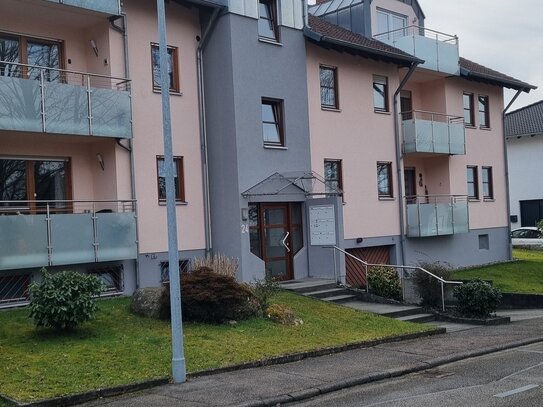 Schöne 2-Zi-Erdgeschosswohnung mit Terrasse in ruhiger, zentraler Aussichtslage