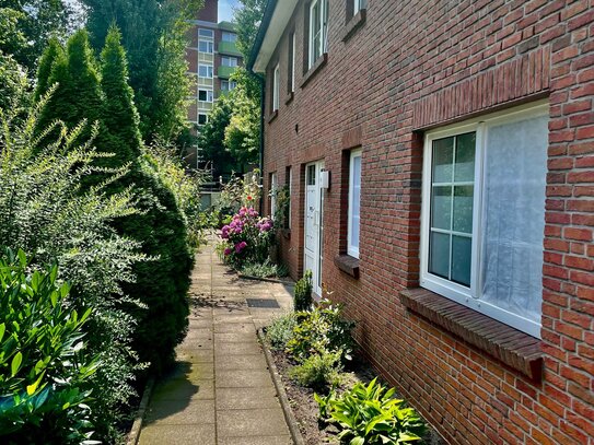 DeichhorstI Gepflegte 3 Zimmer Dachgeschosswohnung mit Balkon