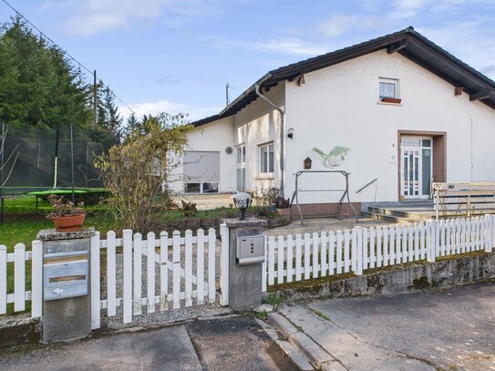 Großzügiges Wohnhaus mit Einliegerwohnung in ruhiger Lage von Staudernheim