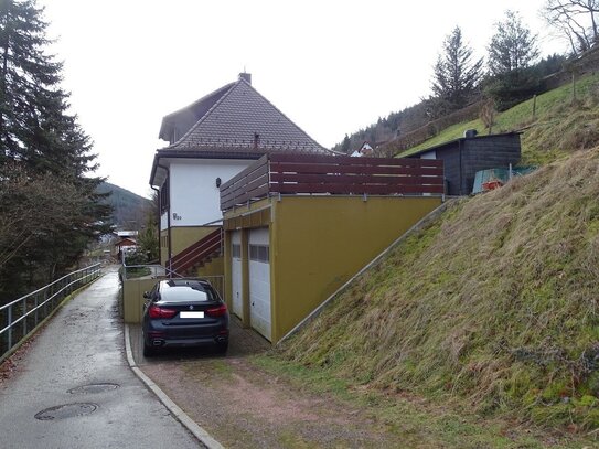 RESERVIERT!!! Kleines gemütliches Haus mit idyllischem Grundstück in Schramberg