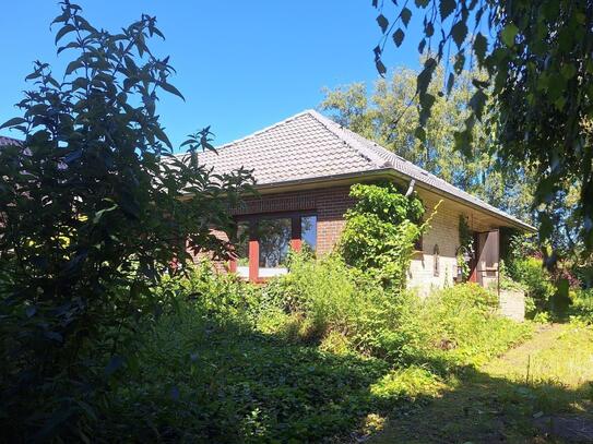 Hyggeliger Bungalow im Dornröschenschlaf in Struxdorf