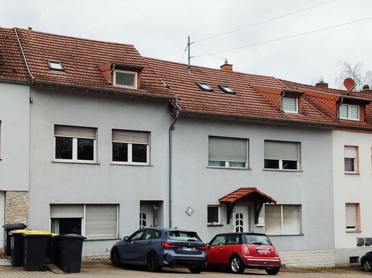 Mehrfamilienhaus mit 6 Wohnungen und Pkw-Stellplätze