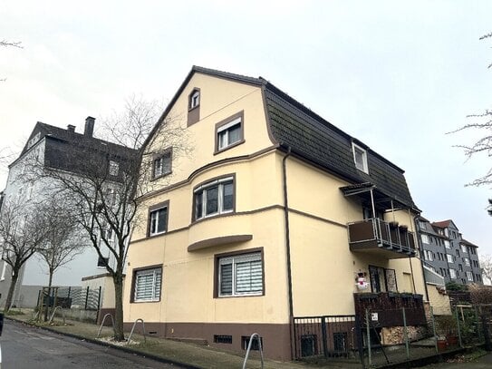 Ca. 97 m² große 4- Zimmer- Dachgeschosswohnung mit Tageslichtbad und Gartennutzung in Gevelsberg