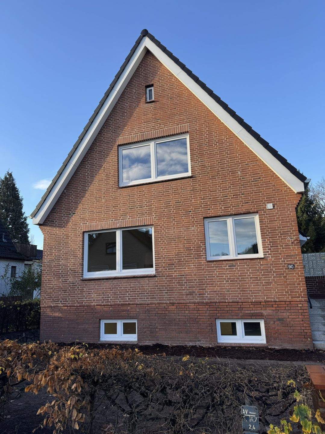 Erstbezug nach Sanierung - Einfamilienhaus mit Garage