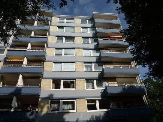 Charmante 3 Zimmer Wohnung mit Balkon in schöner Wohnanlage in Norderstedt-Garstedt Nähe Herold-Center zu verkaufen !!!