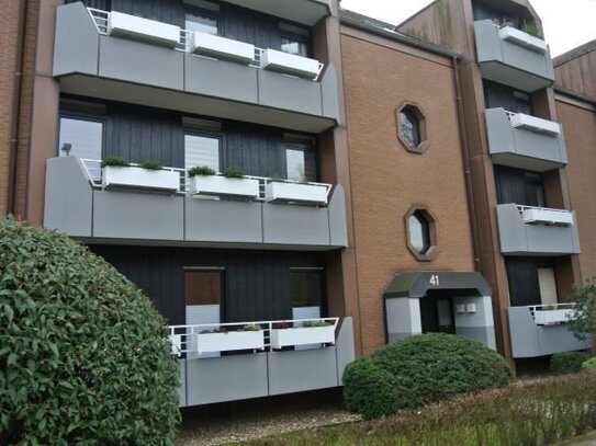 super schicke Drei-Raum-Wohnung auf der Saarner-Kuppe mit Balkon und Fernblick