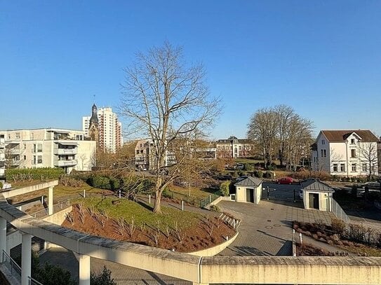 Möblierte 2-ZKB-Wohnung mit EBK, Garage und Balkon im Park Vauban