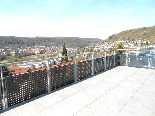 3,5-Zimmer-Luxus-Wohnung in bester Aussichtslage, inkl. Garage u. Außenstellplatz