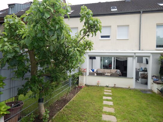 Top modernes Reihenmittelhaus mit Loggia und Garage, zentrale Lage in Krefeld-Lehmheide