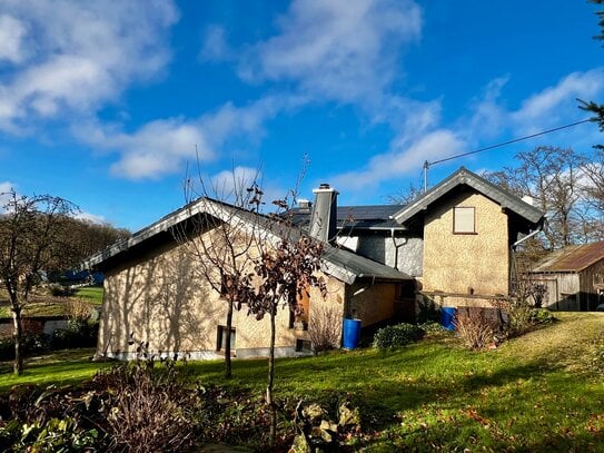 Ihr Traumhaus in absoluter Ruhe – Einfamilienhaus mit zwei Wohneinheiten, am Ortsrand von Heilbach.